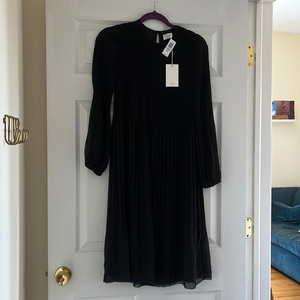 Wilfred day dreamer midi dress from Aritzia
